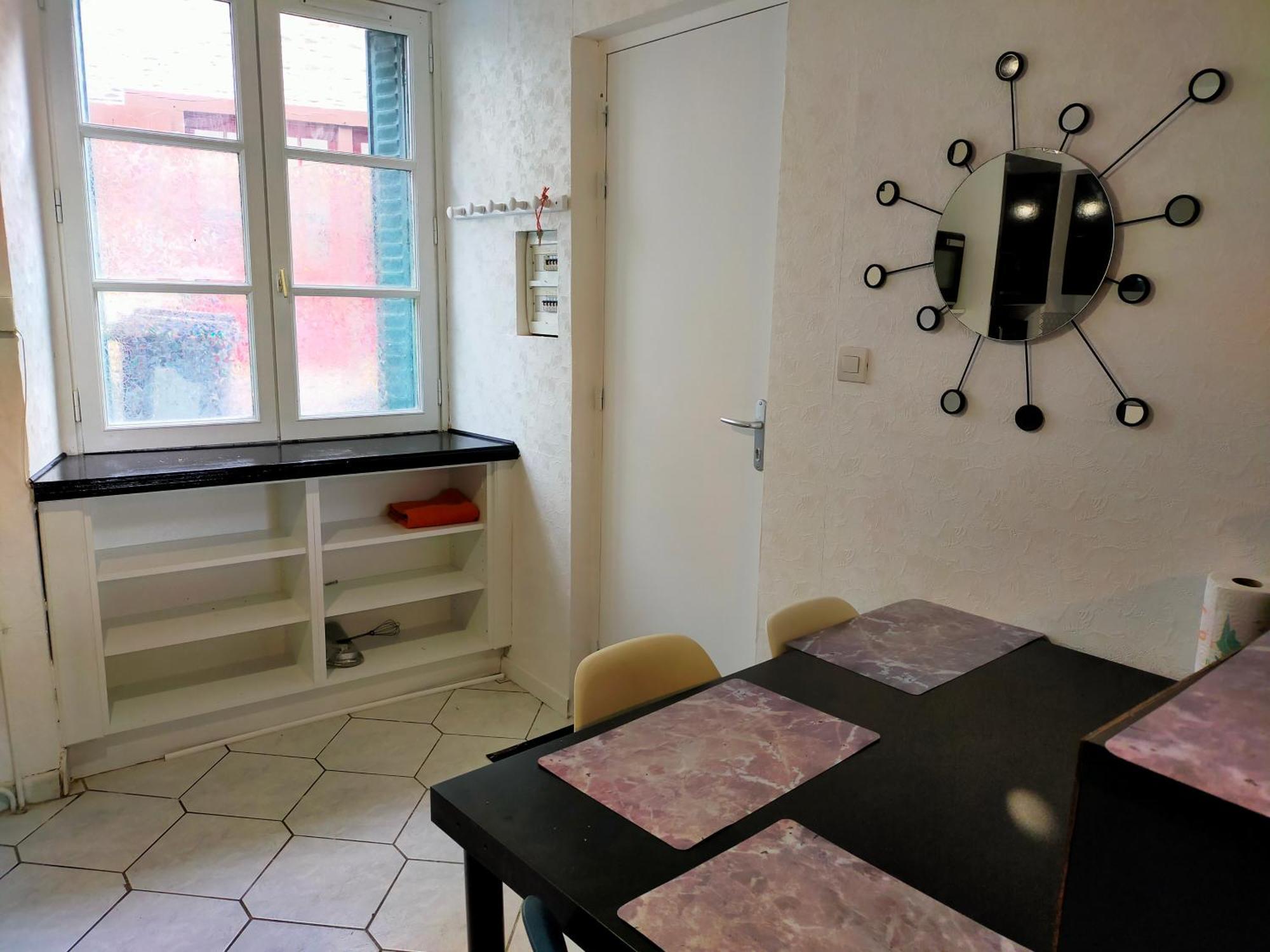 Studio En Rdc Avec Balcon Centre Vitre Luaran gambar